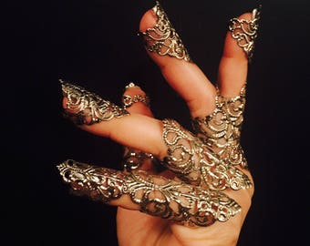 Arrow rings and claws for 1 hand, 10pcs. 5 rings, 5 claws,Nail guards,finger tips, nail tips, silver color filigree,sizable.