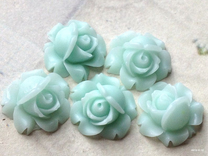 .sg 15 mm Peppermint Green Shrub Rose Resin Flower Cabochons