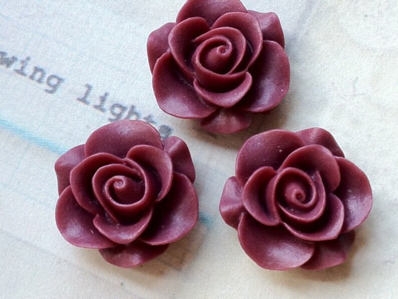 .gm 21 mm Umber Red Color Rose Resin Flower Cabochons