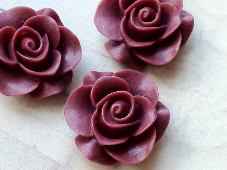 .gm 21 mm Umber Red Color Rose Resin Flower Cabochons
