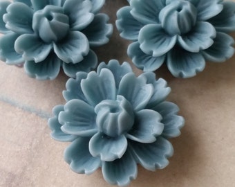 26 mm Pale - blue Chrysanthemum Resin Flower Cabochons (B)(.gm).
