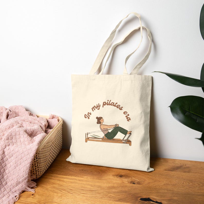 Borsa tote in tela "In my pilates era", regalo per reformer pilates, borsa a tracolla in cotone pesante immagine 5