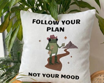 Funny motivational quirky frog western throw pillow cover, durable decorative inspirational square cushion case