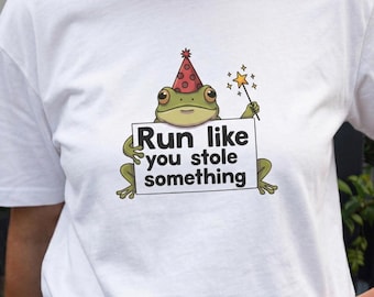 Camiseta engraçada com estampa de sapo correndo, camiseta sarcástica para treino, camiseta com meme de maratonista animal.