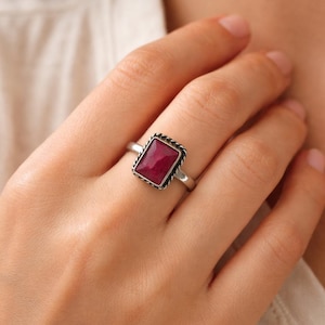 925 Sterling Silver Natural Ruby Gemstone Ring –Ruby Style Ring – Minimalist Statement Ring – Vintage Inspired Silver Jewel – Gift for Her