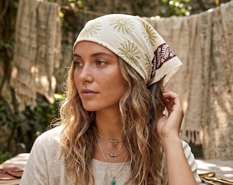 Florales Baumwoll-Bandana für Damen - weiches bedrucktes Haarband, Cottagecore-Halstuch mit bordeauxfarbenem Rand