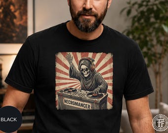 Necromancer DJ Shirt, lustiges Skelett DJ, Gothic Musik Shirt, Halloween Disc Jockey Grafik Tee, dunkler DND Humor, Musik Meme, Gothic Fantasy