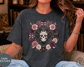Dark Academia Gothic Floral Skull Shirt, Rose Skull Tee, Coquette Witchy, Dark Fantasy Geschenk, Romantasy Reader, Dark Romance, Whimsigoth Tee