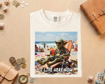 私は今ここに住んでいます 面白いビーチゴブリンシャツ、ファンタジーバケーションTシャツ、ルートゴブリン、RPGサマーTシャツ、ファンタジーゲーマー、DNDユーモア、RPG面白いミーム