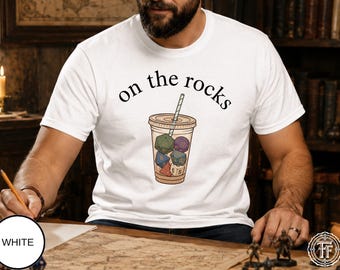 On the Rocks Würfelbecher Shirt, RPG Shirt, D20 Würfel Liebhaber, DND Fantasy Gamer Geschenk, Dungeon Crawler, Würfel Goblin, Hamsterer, DND Tee