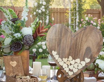 Libro de firmas de boda rústico de madera con forma de corazón y caja de recuerdos