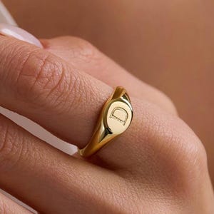 Gold Signet Ring, Personalized Initial Ring, Monogram Ring for Women, Custom Engraved Ring, Gift for Her, Mom Gift, Minimal Ring