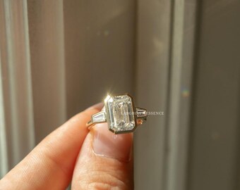 4ct Moissanite Verlobungsring mit Smaragdschliff, Dreistein-Smaragdring mit Baguetteseiten, Vorschlagring aus massivem Gold, eleganter Ehering