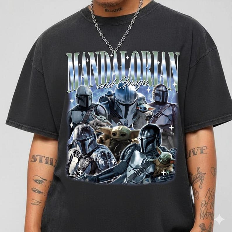 Camiseta vintage de The Mandalorian y Grogu en homenaje a Girl Dinner Shirt Camiseta pirata de los 90 de The Mandalorian Camiseta pirata de Din Djarin en homenaje a Pedro Pascal 03 imagen 1