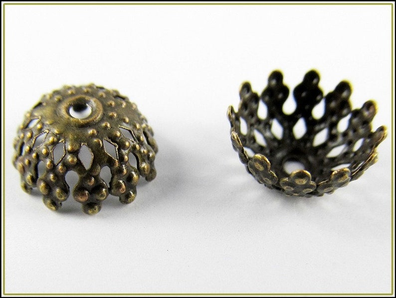 25x or 60x Antique Bronze Flower End Bead Caps P16 imagem 1