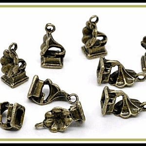 6 x Gramophone 3D Charm Pendant bronze image 3