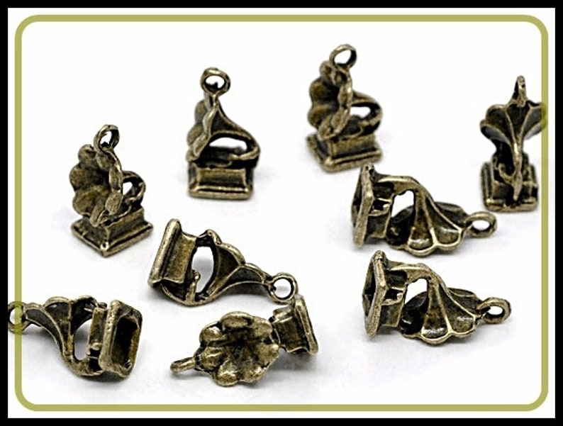 6 x Gramophone 3D Charm Pendant bronze image 3