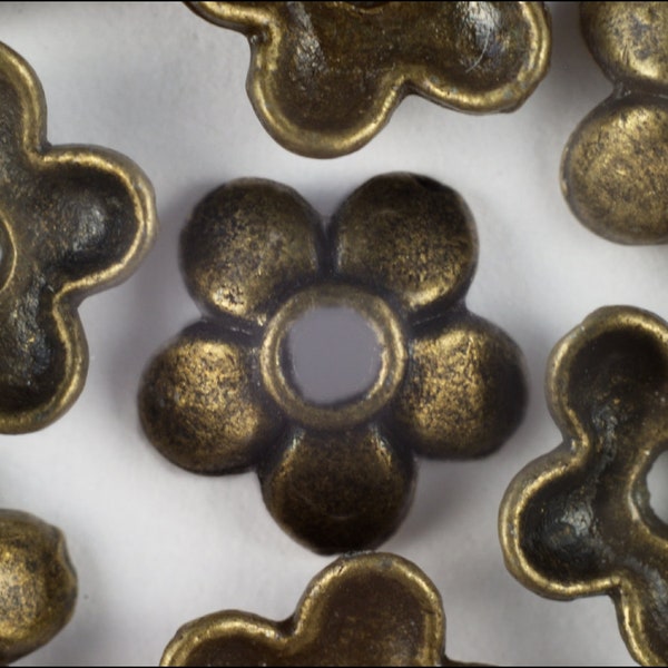 12, 25 oder 60 Stück Bronzefarbene Perlkappen - Zarte hübsche kleine Blüten - P04