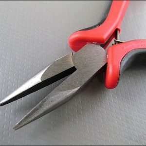 1 x simple jewelry pliers with flat inside - WZ07