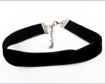 Banda di velluto nero ( choker ) larga 2 cm, chiusura argento