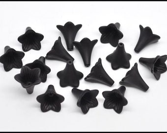 25 x Bead Caps Black Lily - P102