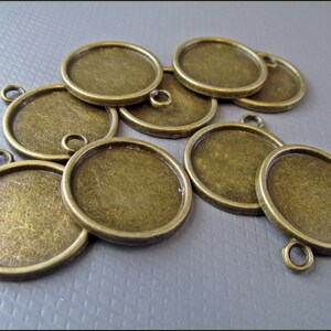 10 x Chain Pendant bronze round 20 mm A34 image 4