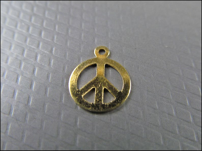 20 x Peace sign with hole, brass, A18 image 1