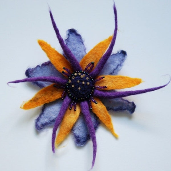 Broche Broche fleur jaune violet pourpre