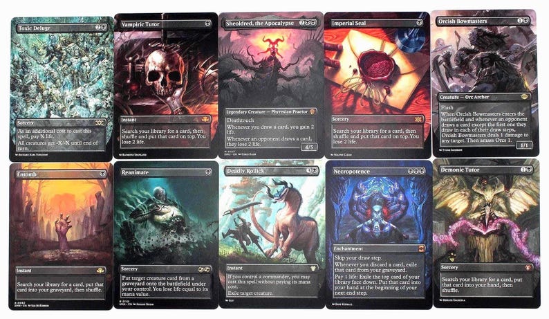 Peut inclure: Un ensemble de cartes &agrave; collectionner Magic: The Gathering. Les cartes pr&eacute;sentent diverses illustrations fantastiques et du texte, avec des titres tels que "Toxic Deluge", "Vampiric Tutor" et "Sheoldred, the Apocalypse". Les cartes sont rectangulaires.