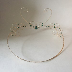 Gold forhead circlet with dark green beads image 3