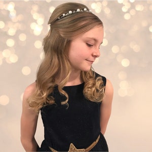 Pearl statement hairband image 9