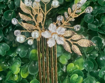 Elegant Handmade Bridal Hair Comb with Rhinestones, Glass Pearls, and Gold Leaves