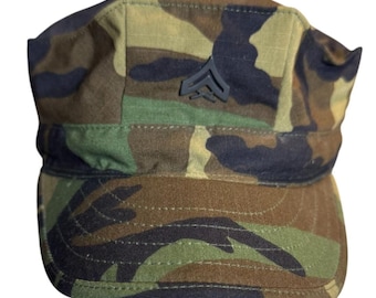 Boné utilitário camuflado Woodland do Exército dos EUA, chapéu de patrulha Sekri tamanho grande, patente de Cabo, 2007