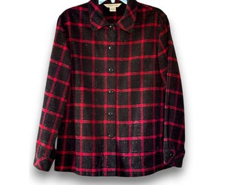 Chaqueta tipo shacket vintage de cuadros rojos y negros con lentejuelas y costuras brillantes de Allison Daley, talla 12 para mujer.