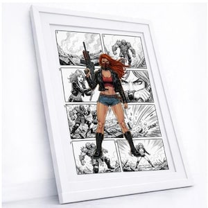 以下が含まれることがあります： フレームに入った白黒のコミックアート。赤い髪とマスクをした女性がライフルを持っている様子が描かれています。アートワークはコミックパネルのレイアウトです。女性は黒いジャケット、赤いトップス、デニムショーツ、ブーツを着用しています。