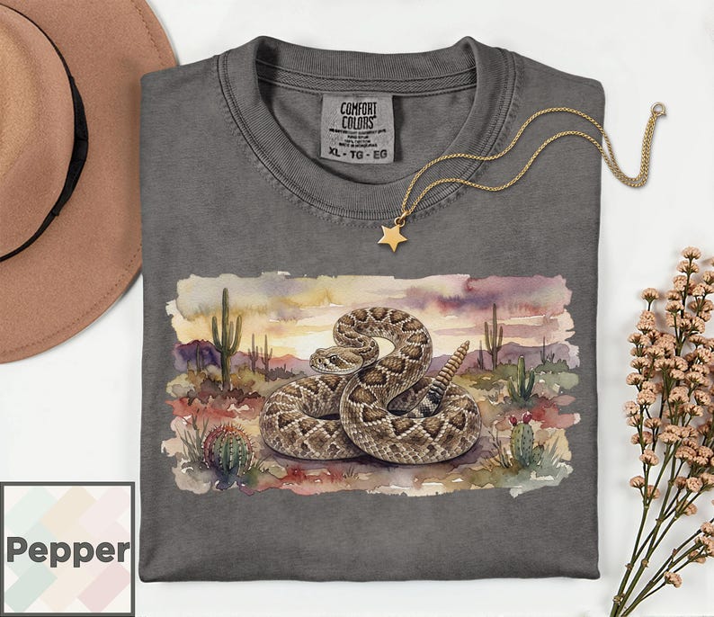 Camiseta con estampado de serpiente de cascabel en acuarela / Camiseta de fauna del desierto / Regalo para amantes de los reptiles del oeste / Camiseta para amantes de las serpientes / Camiseta vintage del suroeste Comfort Colors imagen 9