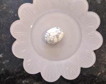 Howlite Palm Stone - Calming Crystal for Meditation and Grounding