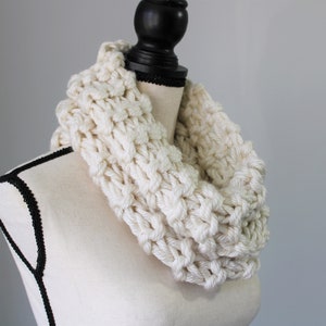 Chunky Cowl Hood, Knitted Cream Cowl Scarf, Warm Knitted Scarf, Soft Scarf for Women