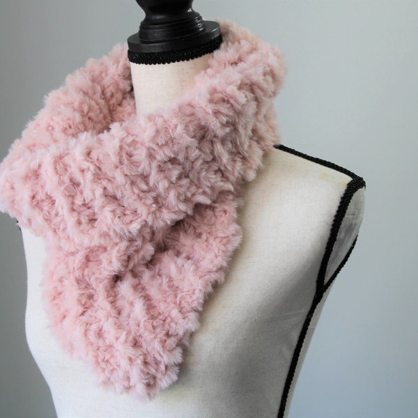 Knitted Faux Fur Bandana Cowl, Soft Pale Pink Cowl, Thick Warm Knit Scarf, Vegan Friendly Scarf
