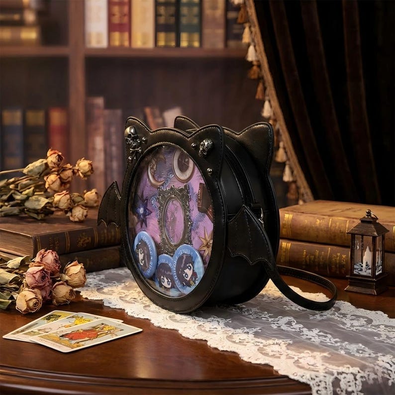 Fledermaus Flügel Ita Bag Crossbody, Vamp Romantische Goth Geldbörse, Whimsigoth Pin Display, Jirai Kei Mode, Schwarze Katze Fenster Tote, Dark Academia Geschenk Bild 3