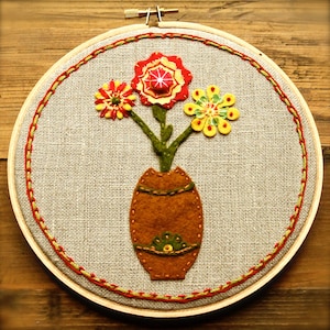 Hoop art - appliqué on linen fabric