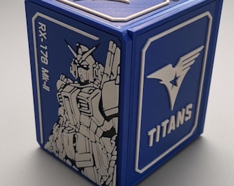 Caja para mazos de Gundam Titans – Jerid Messa, RX-178 Gundam Mk-II (Impresión 3D)