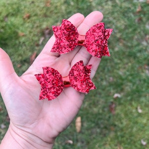 pigtail bows for toddlers, pigtail bow set, Valentines piggy bows for girls, red bow, glitter piggies, red piggies, solid piggies