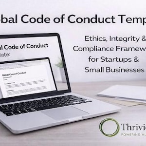 Peut inclure: Un ordinateur portable argenté affiche un « Modèle de code de conduite mondial » sur son écran, avec le même document ouvert dans une petite fenêtre. Le texte au-dessus indique « Modèle de code de conduite mondial » et « Cadre d'éthique, d'intégrité et de conformité ».