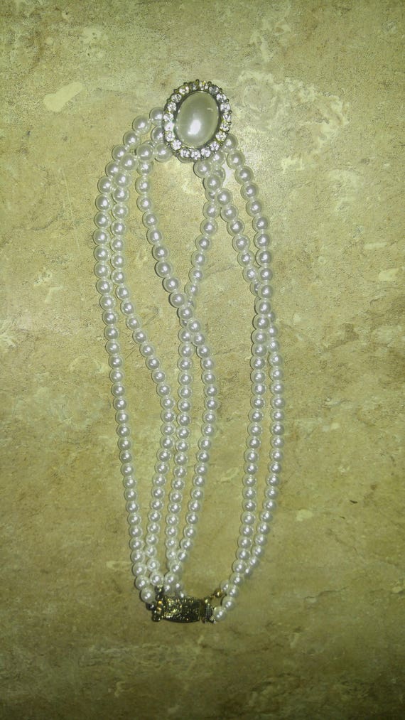 Women's Pearl Necklaces and Pendent Custom Jewelry