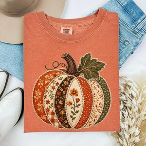 Comfort Colors® Faux Patchwork Pumpkin Shirt Floral Quilt Autumn Thanksgiving Fall Graphic Tee