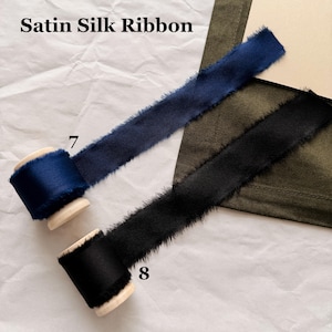 Salviagröna bröllopsplaceringskort med sidenband, personliga namnetiketter (8,5 x 5 cm) bild 17