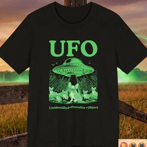 UFO Frenchie Shirt | Nicht identifiziertes Frenchie-Objekt-T-Shirt | Lustiges Alien Hunde-Liebhaber-T-Shirt | Französische Bulldogge Geschenk |Retro Space Graphic Tee