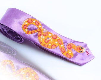 embroidery tie, snake