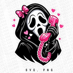 Puede incluir: Una ilustración gráfica de una figura encapuchada con una máscara blanca, que lleva un lazo rosa brillante en la capucha. La figura sostiene un auricular de teléfono con cable de color rosa brillante, rodeada de pequeños iconos de corazones y estrellas.